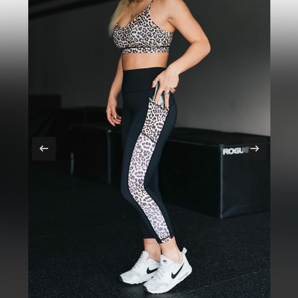 ZYIA capris - black and leopard